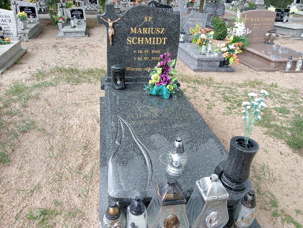 Grób Mariusz Schmidt