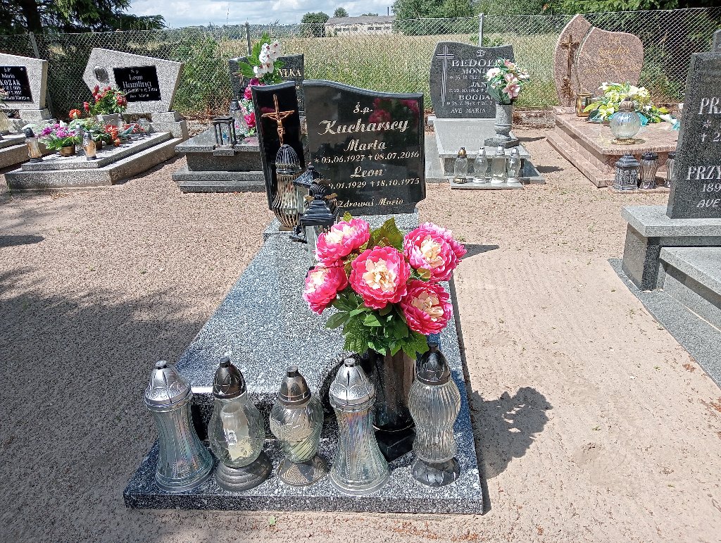 Grób Leon Kucharski